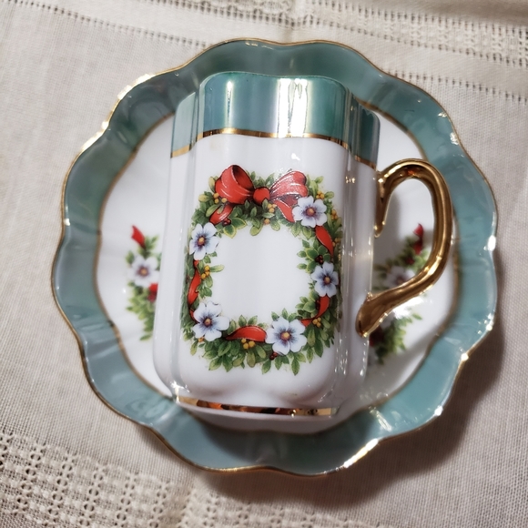 "A Cup of Christmas Tea" Demitasse Cup, Saucer, and two books (Added Bonus) - Picture 2 of 6